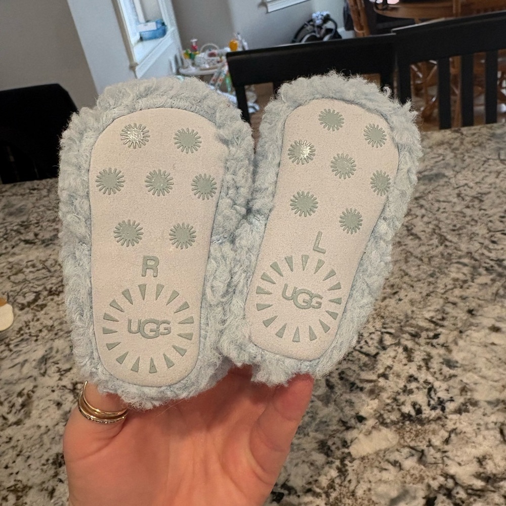 UGG Soft Light Blue baby booties (0-6 months) - Picture 3 of 5